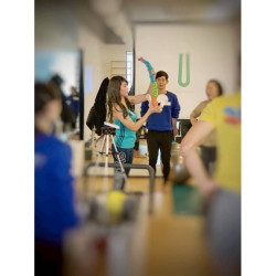 久坐族越坐越累？ 真正的問題不是姿勢，而是骨盆早就不在工作位置——器械禪柔導師 Monica